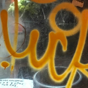 Eliminación de graffitis en escaparates / cristales